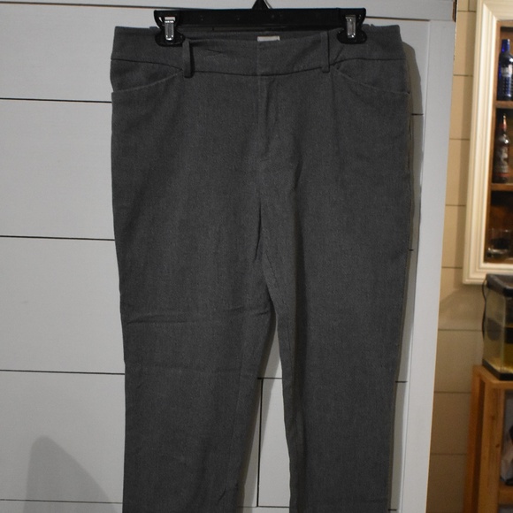 GRAY CROPPED PANTS - Picture 1 of 4
